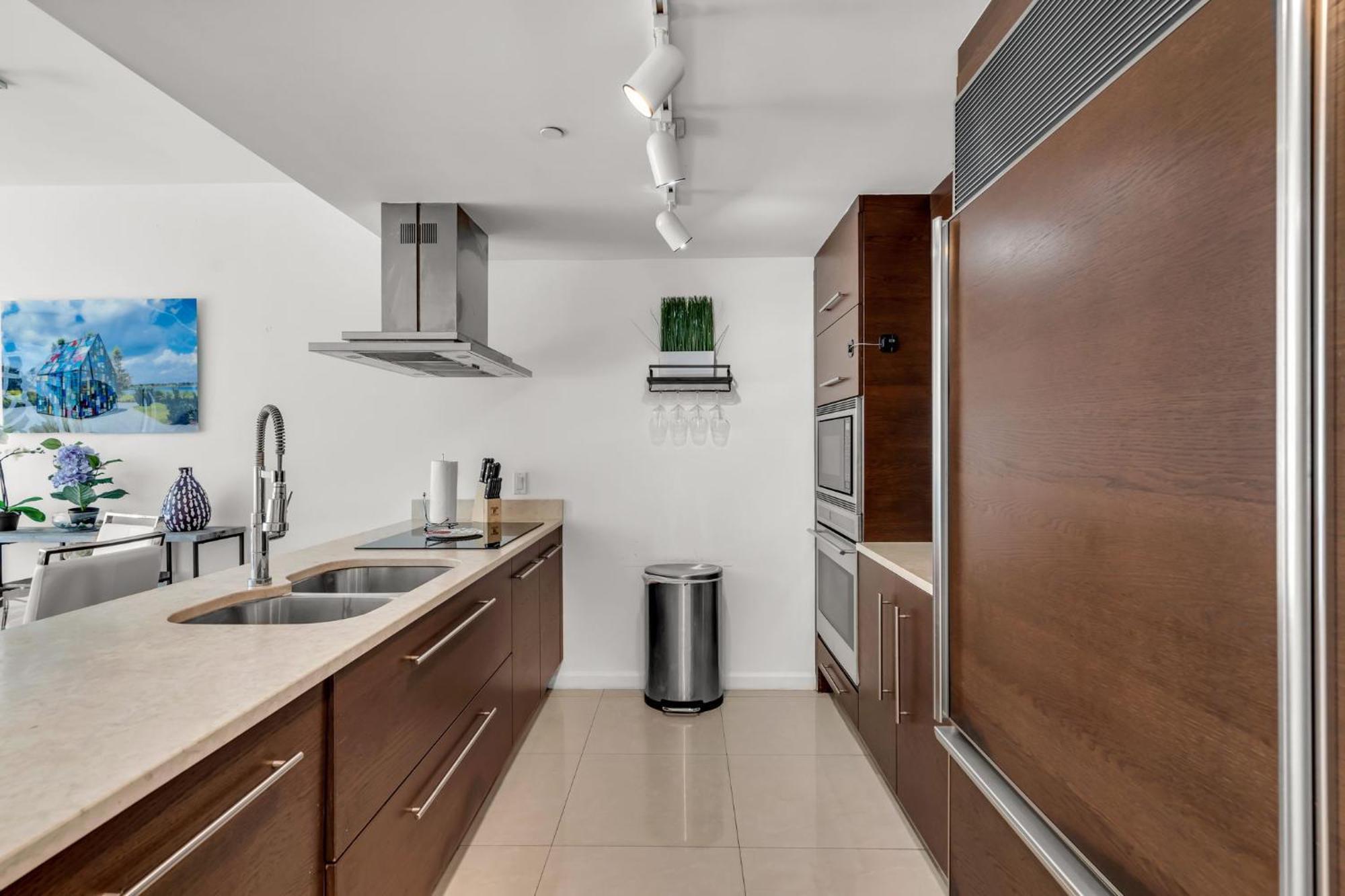 Icon Brickell Retreat 1br And Spa, Pool, Views *
