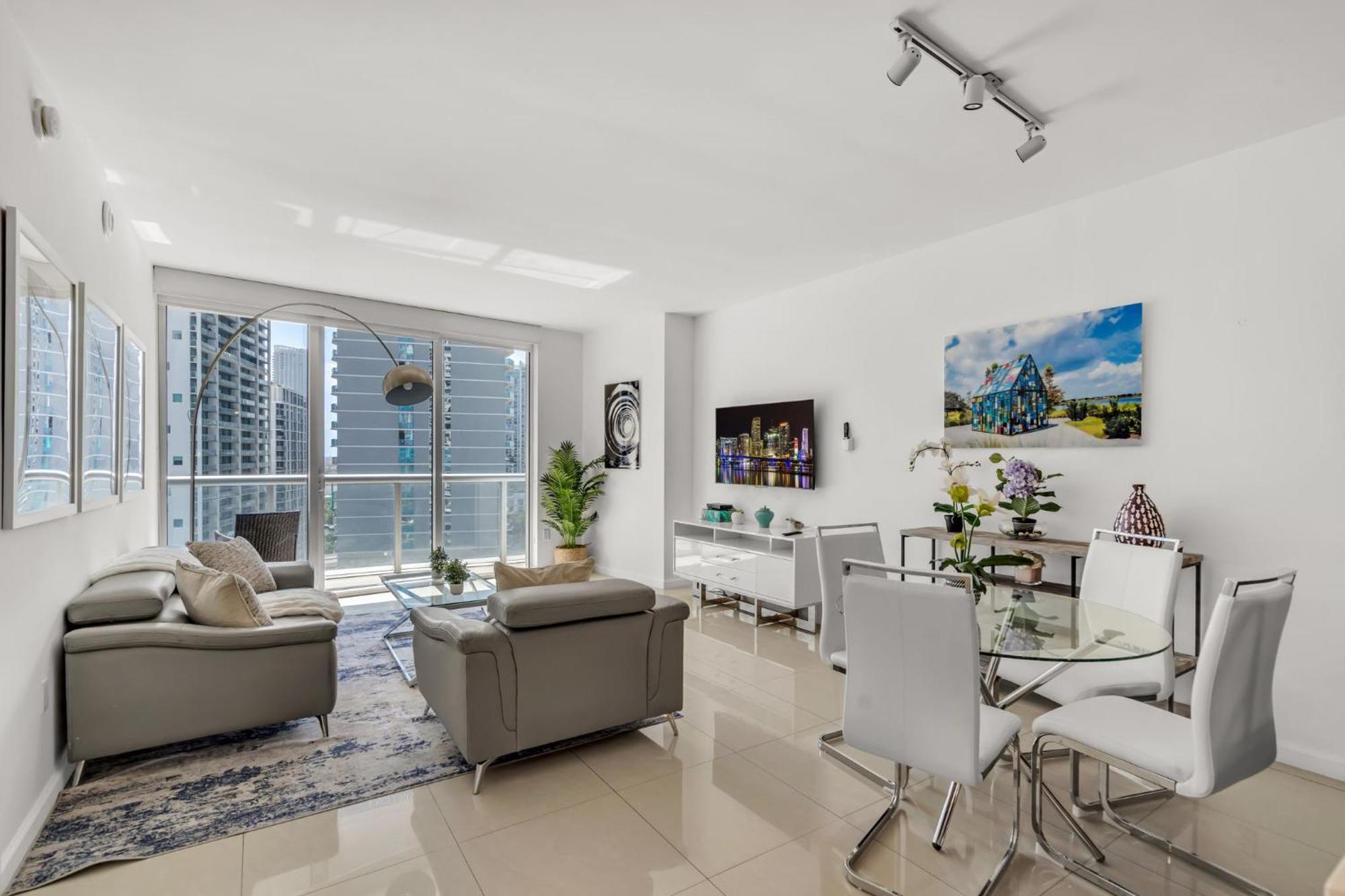 Icon Brickell Retreat 1br And Spa, Pool, Views